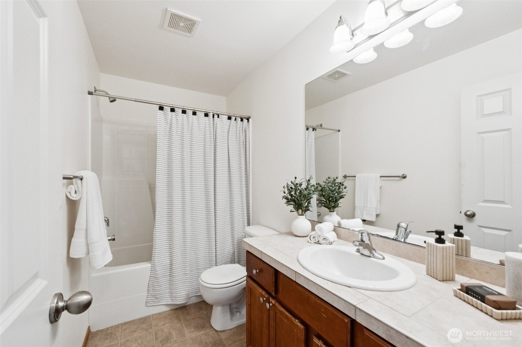 18231 2nd Place West, Unit A Bothell, WA 98012 - Photo 30 of 39