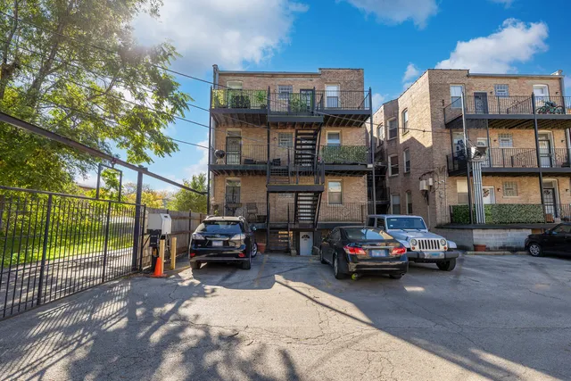 $239,000 | 542 East 44th Street, Unit GARDEN, Chicago, IL 60653