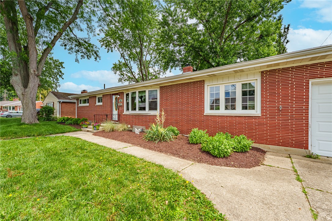 23 Dronfield Road Troy, OH 45373 - Photo 4 of 38 Gallery Image 4