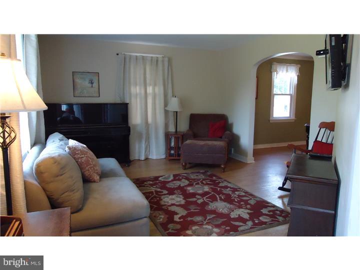101 Academy Road Hatboro, PA 19040 - Photo 3 of 25 Living Room