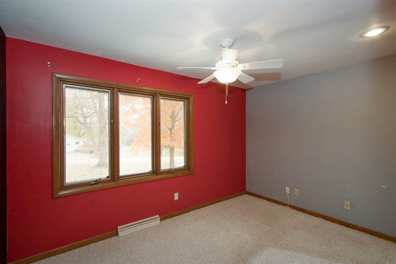 405 Woodlawn Road Long Grove, IA 52756 - Photo 13 of 24 Gallery Image 13