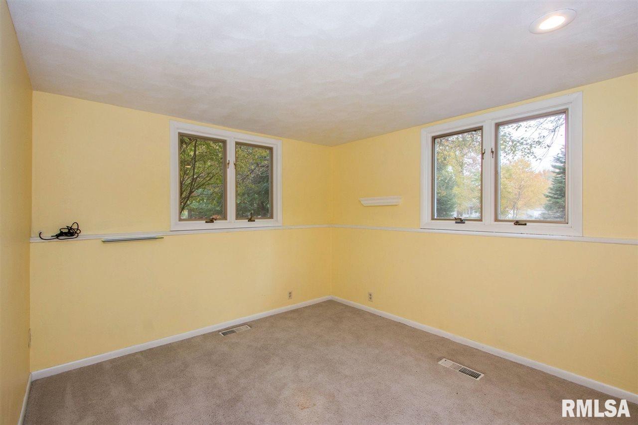 405 Woodlawn Road Long Grove, IA 52756 - Photo 18 of 24 Gallery Image 18