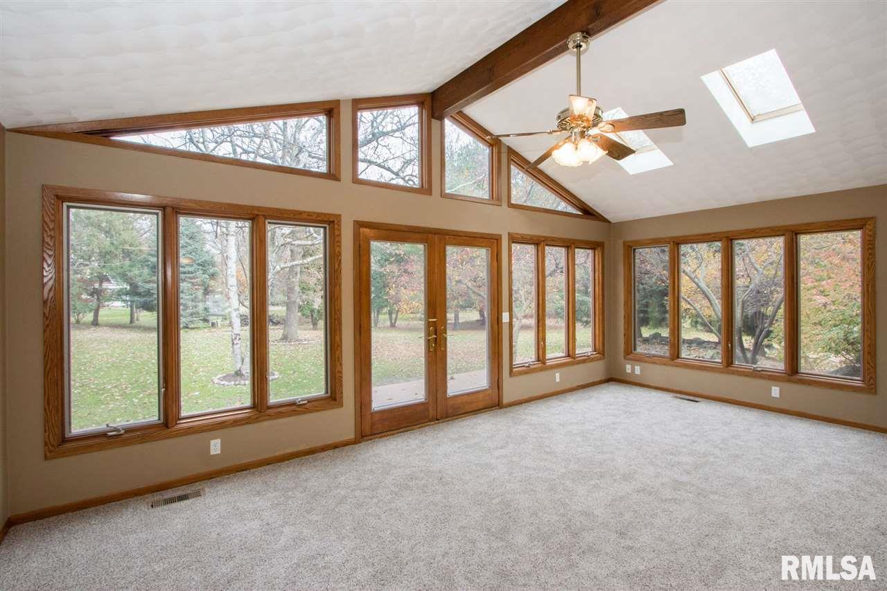 405 Woodlawn Road Long Grove, IA 52756 - Photo 7 of 24 Gallery Image 7