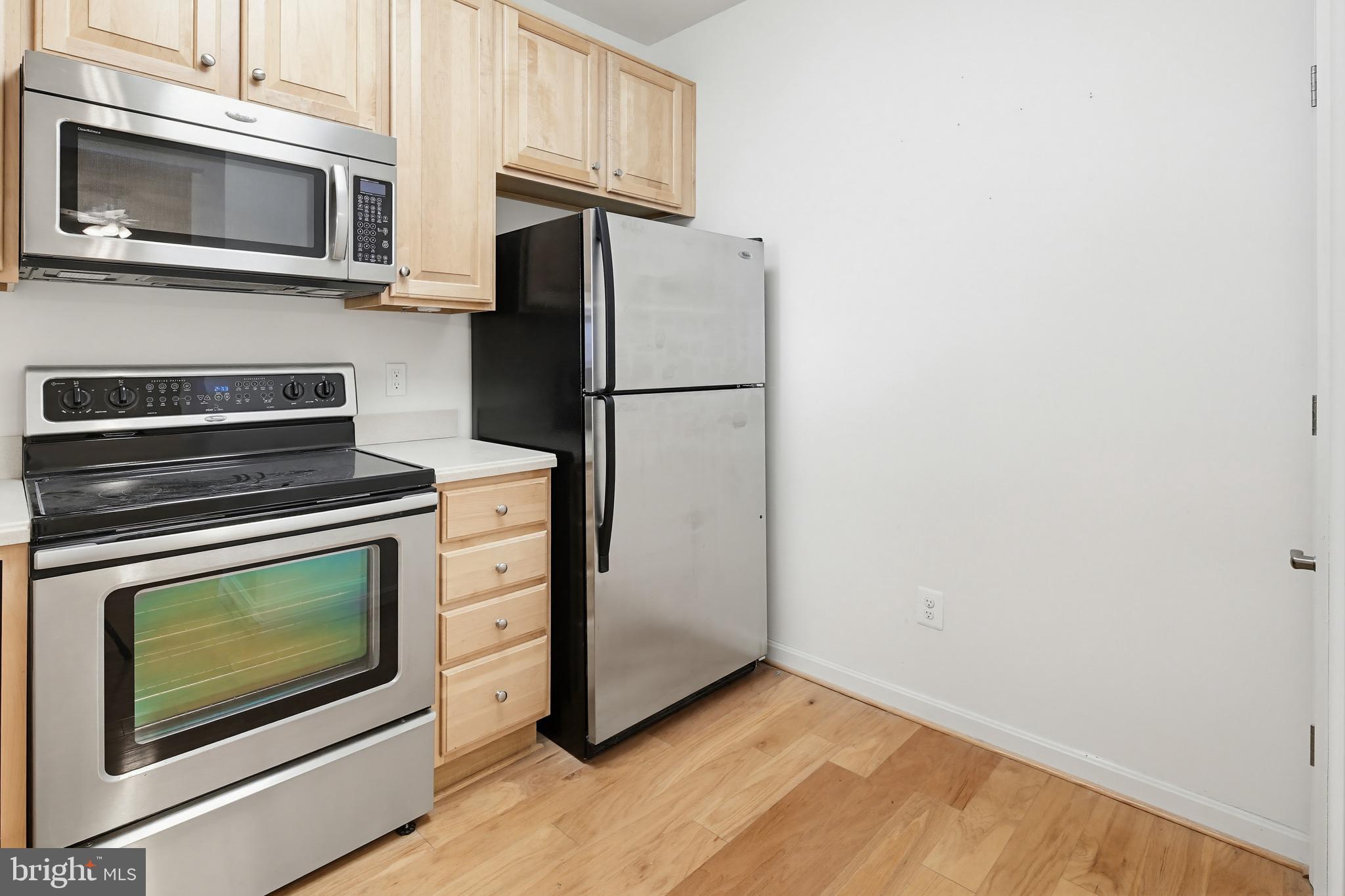 8901 Brauerton Road, Unit 301 Ellicott City, MD 21043 - Photo 20 of 49 Kitchen