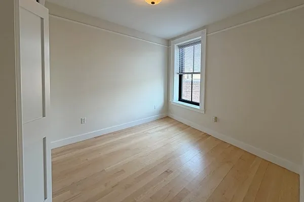 $2,125 | 105 Paige Street, Unit 310, Lowell, MA 01852