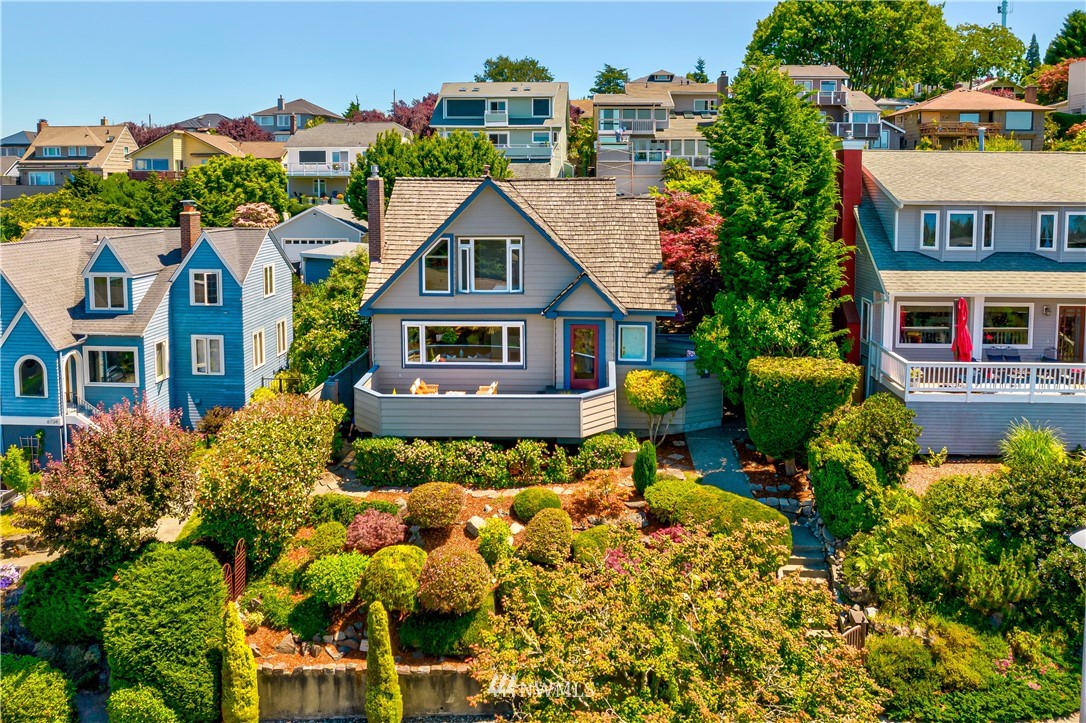 6736 39th Avenue Southwest Seattle, WA 98136 - Photo 1 of 32 Gallery Image 1