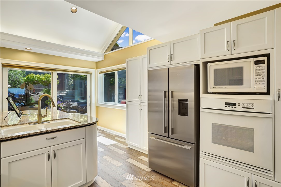 6736 39th Avenue Southwest Seattle, WA 98136 - Photo 11 of 32 Gallery Image 11