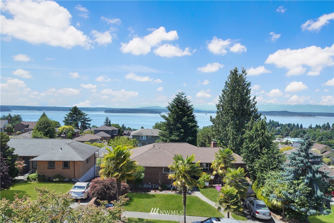 6736 39th Avenue Southwest Seattle, WA 98136 - Photo 3 of 32 Gallery Image 3