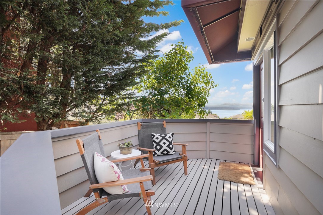 6736 39th Avenue Southwest Seattle, WA 98136 - Photo 4 of 32 Gallery Image 4