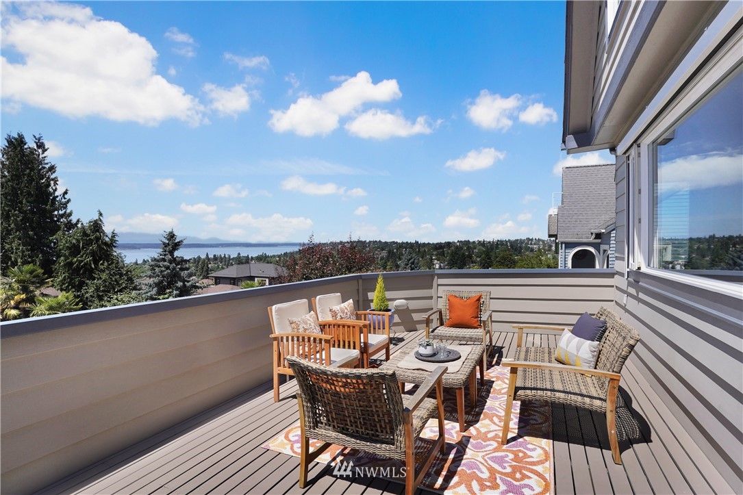 6736 39th Avenue Southwest Seattle, WA 98136 - Photo 5 of 32 Gallery Image 5
