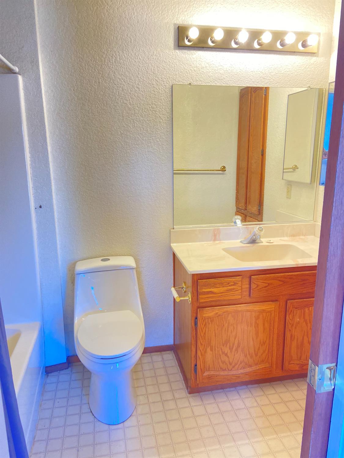 4045 Dale Road, Unit C Modesto, CA 95356 - Photo 6 of 16