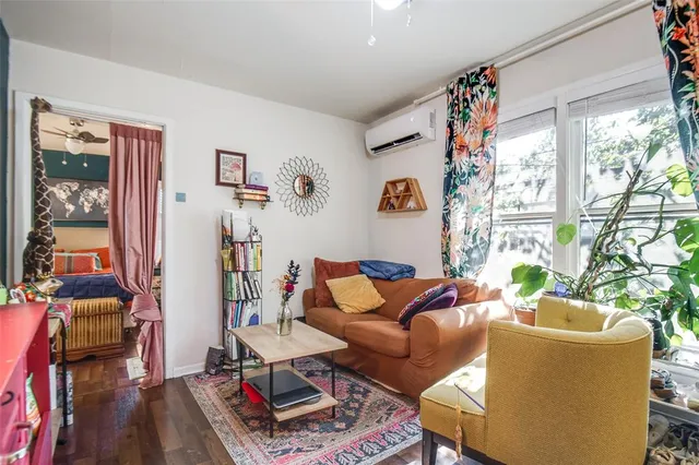 $865,000 | 723 Skillman Street, Dallas, TX 75214