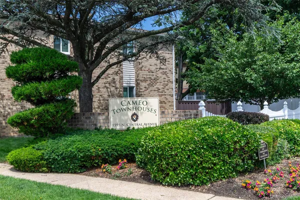 $679,000 | 1595 North Central Avenue, Unit 29CO, Valley Stream, NY 11580