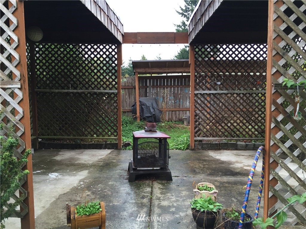 1725 Southeast 166th Street Renton, WA 98055 - Photo 3 of 12