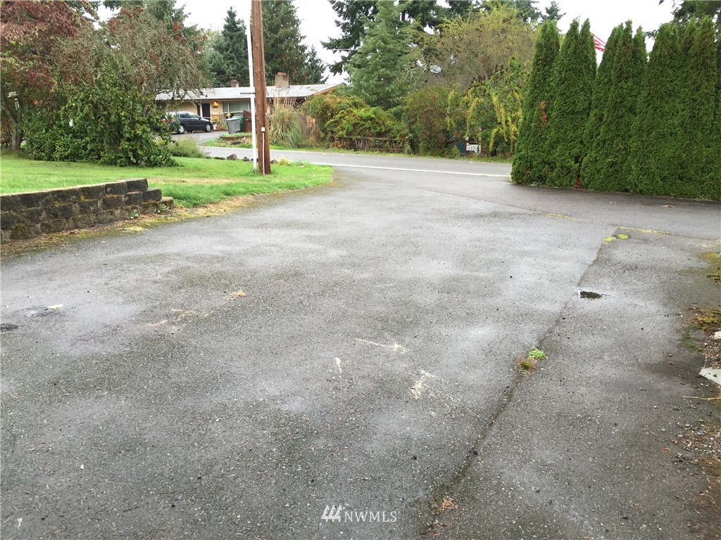 1725 Southeast 166th Street Renton, WA 98055 - Photo 4 of 12