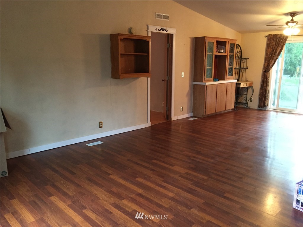 1725 Southeast 166th Street Renton, WA 98055 - Photo 5 of 12