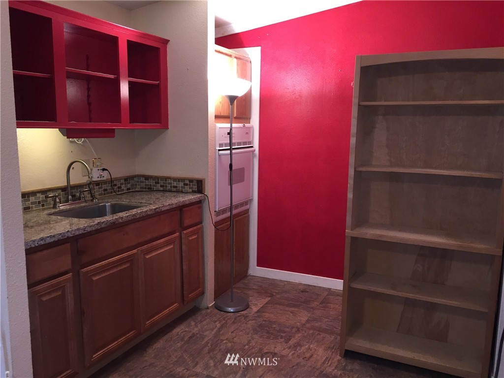 1725 Southeast 166th Street Renton, WA 98055 - Photo 6 of 12