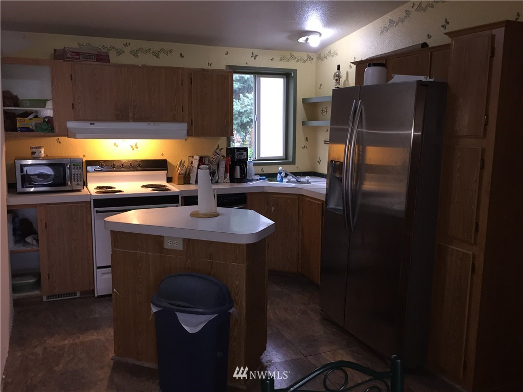 1725 Southeast 166th Street Renton, WA 98055 - Photo 9 of 12
