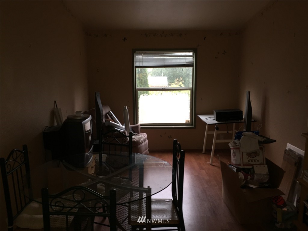 1725 Southeast 166th Street Renton, WA 98055 - Photo 10 of 12