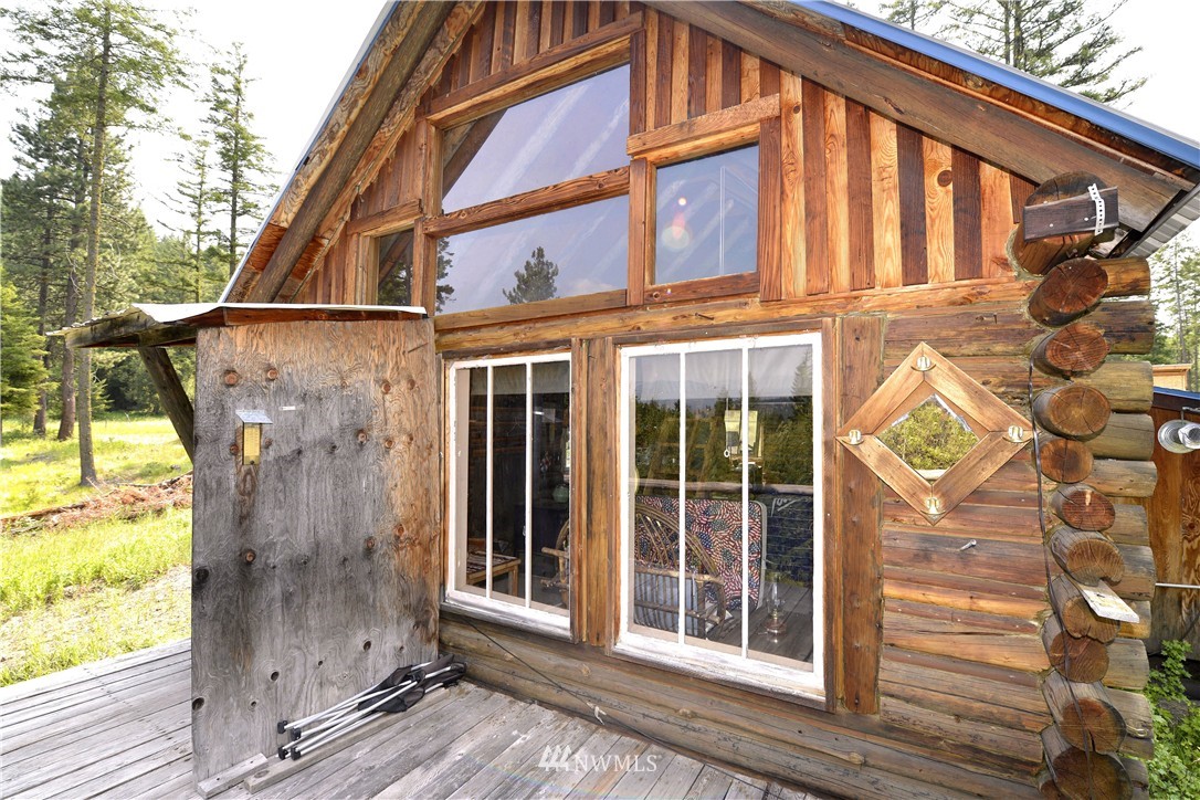 8 Eklund Road Winthrop, WA 98862 - Photo 4 of 21 Gallery Image 4