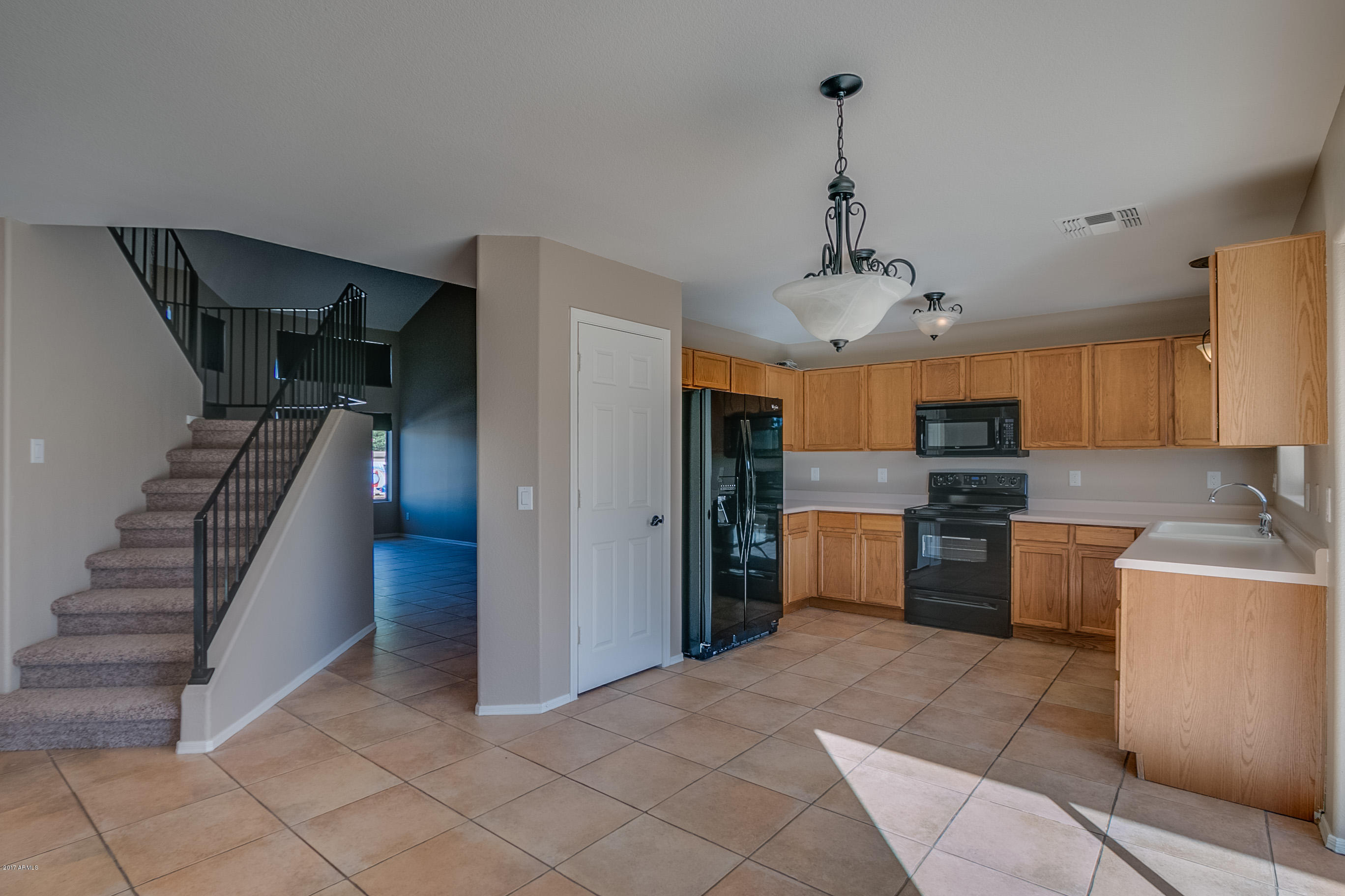 685 North Joshua Tree Lane Gilbert, AZ 85234 - Photo 4 of 23 Joshua-9