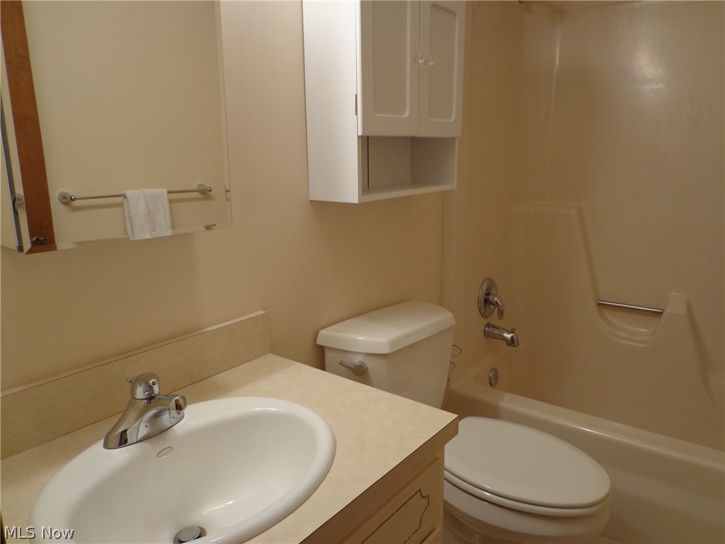 16888 Rabbit Run Drive Strongsville, OH 44136 - Photo 18 of 21 Gallery Image 18
