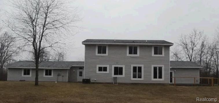 14041 South Duffield Road Byron, MI 48418 - Photo 7 of 8 7145214248 Rear view.JPG