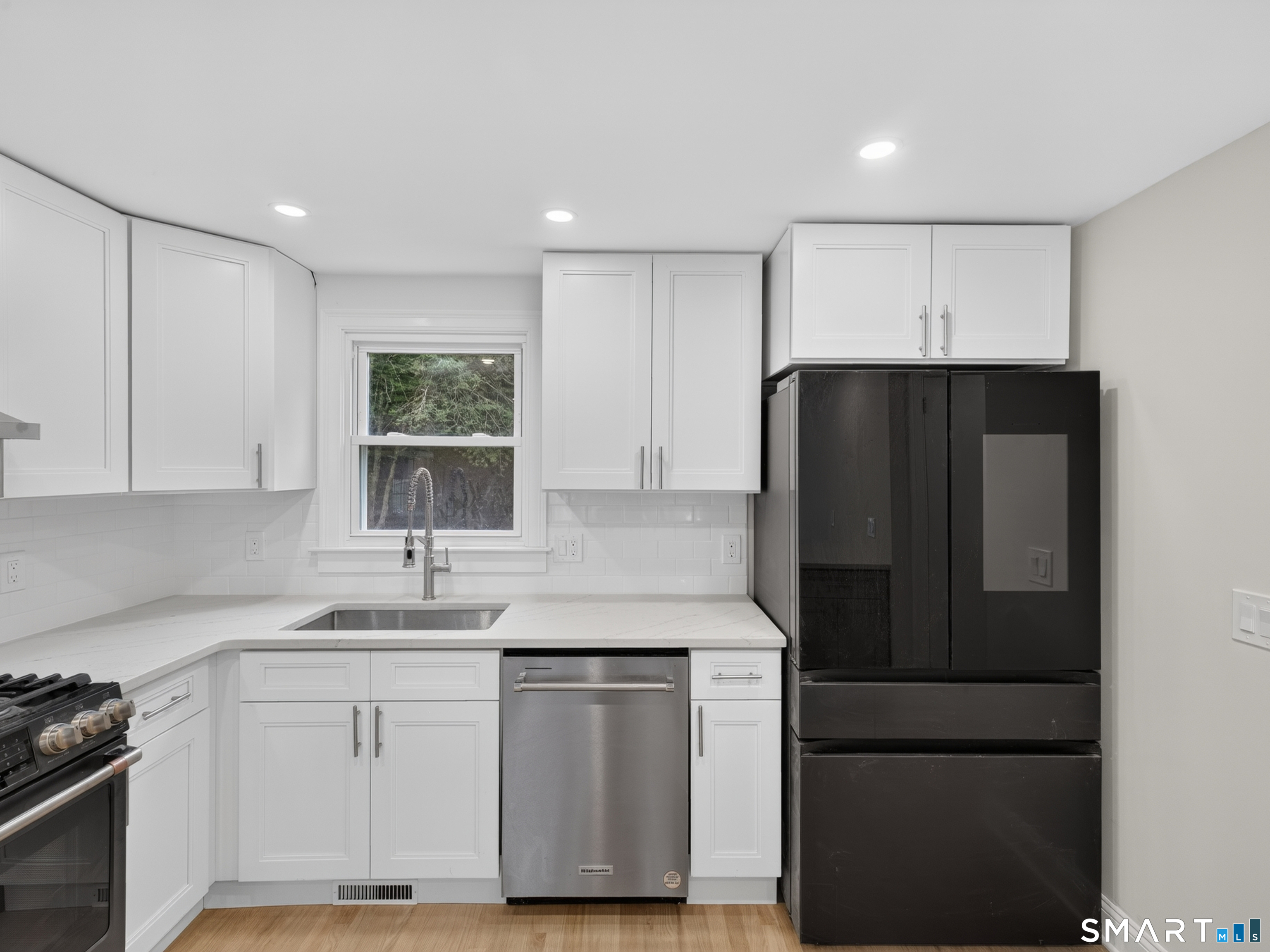 59 Noank Ledyard Road Groton, CT 06355 - Photo 9 of 39