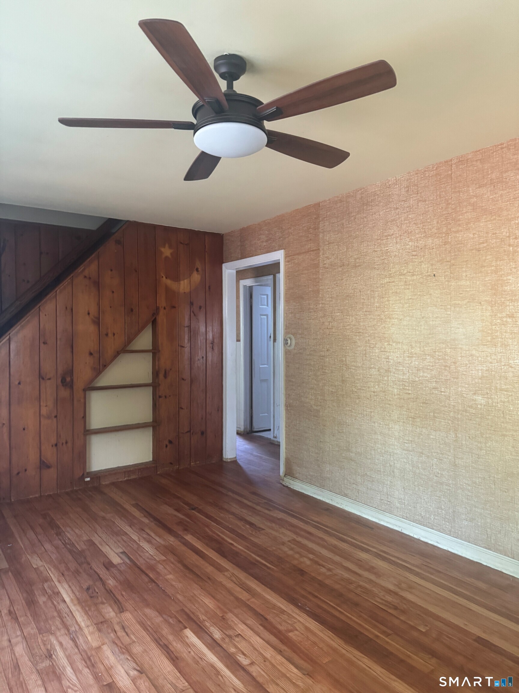 225 Winnepoge Drive Fairfield, CT 06825 - Photo 3 of 11 Gallery Image 3