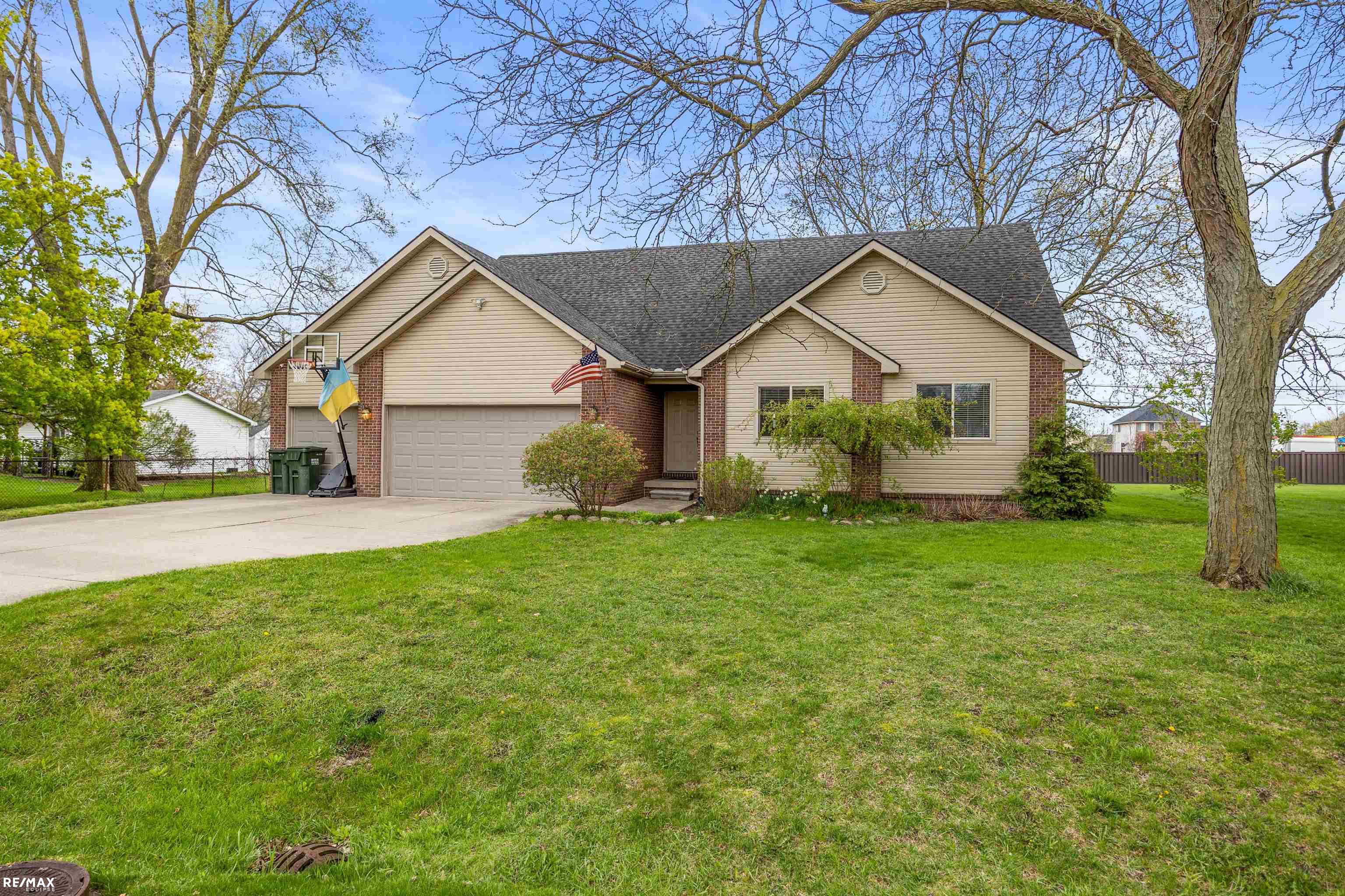 2823 Harrison Avenue Rochester, MI 48307 - Photo 2 of 30 50107497-1.JPG