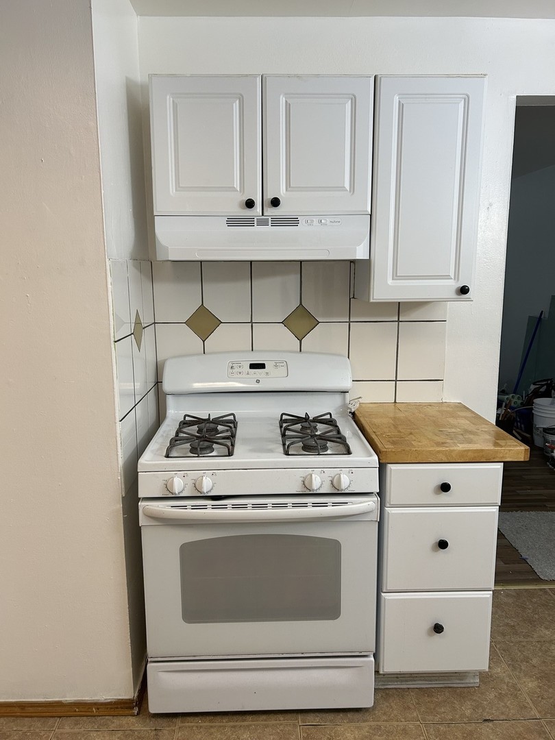 811 North Randall Road, Unit B Aurora, IL 60506 - Photo 14 of 53