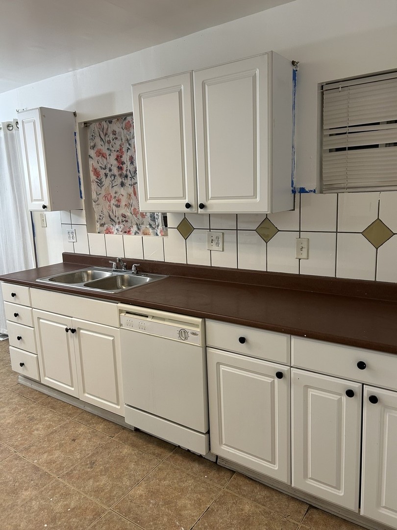 811 North Randall Road, Unit B Aurora, IL 60506 - Photo 16 of 53