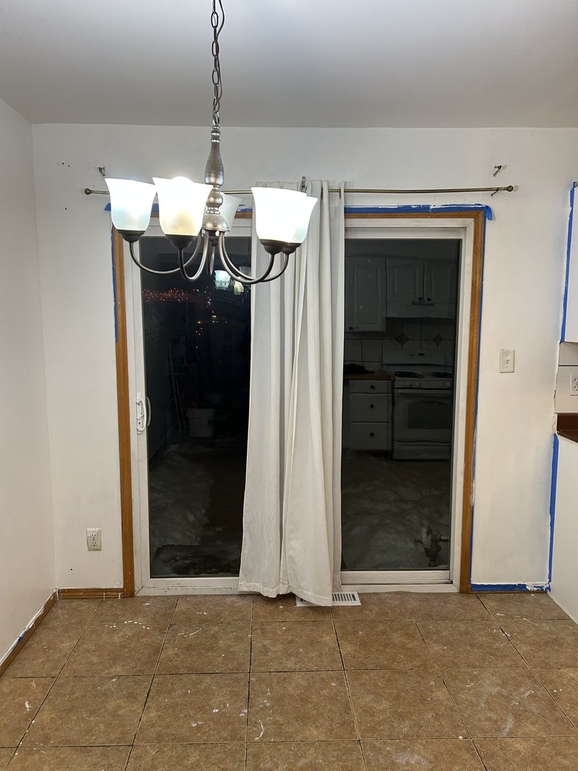 811 North Randall Road, Unit B Aurora, IL 60506 - Photo 18 of 53