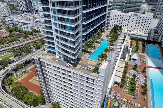 $7,950 | 60 Southwest 13th Street, Unit 3400, Miami, FL 33130