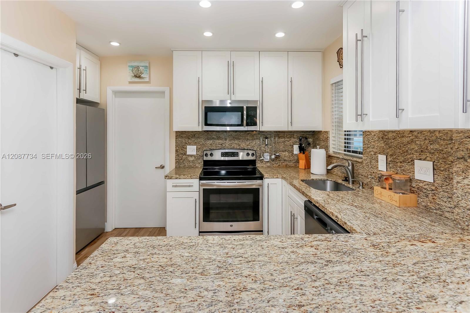 3300 North Surf Road, Unit 1A Hollywood, FL 33019 - Photo 2 of 18 Gallery Image 2