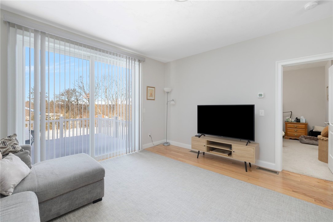 107 Old River Road, Unit 11 Lincoln, RI 02865 - Photo 8 of 21