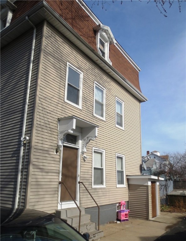 258 Rhodes Street Providence, RI 02905 - Photo 5 of 17 Gallery Image 5