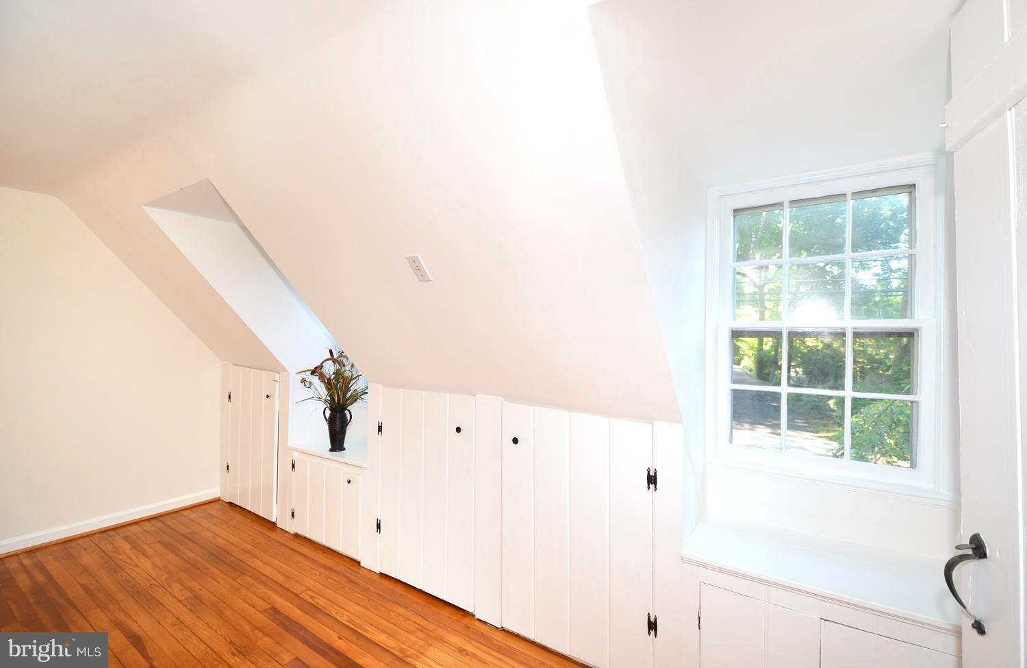 5701 Greentree Road Bethesda, MD 20817 - Photo 16 of 26 Interior (General)