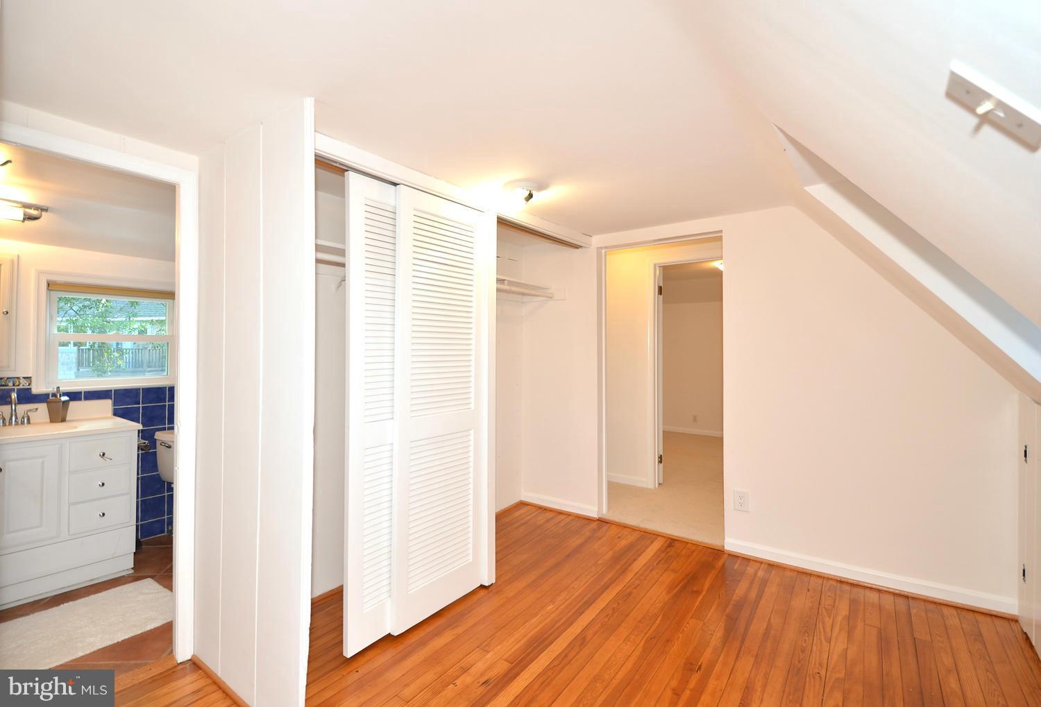 5701 Greentree Road Bethesda, MD 20817 - Photo 17 of 26 Interior (General)