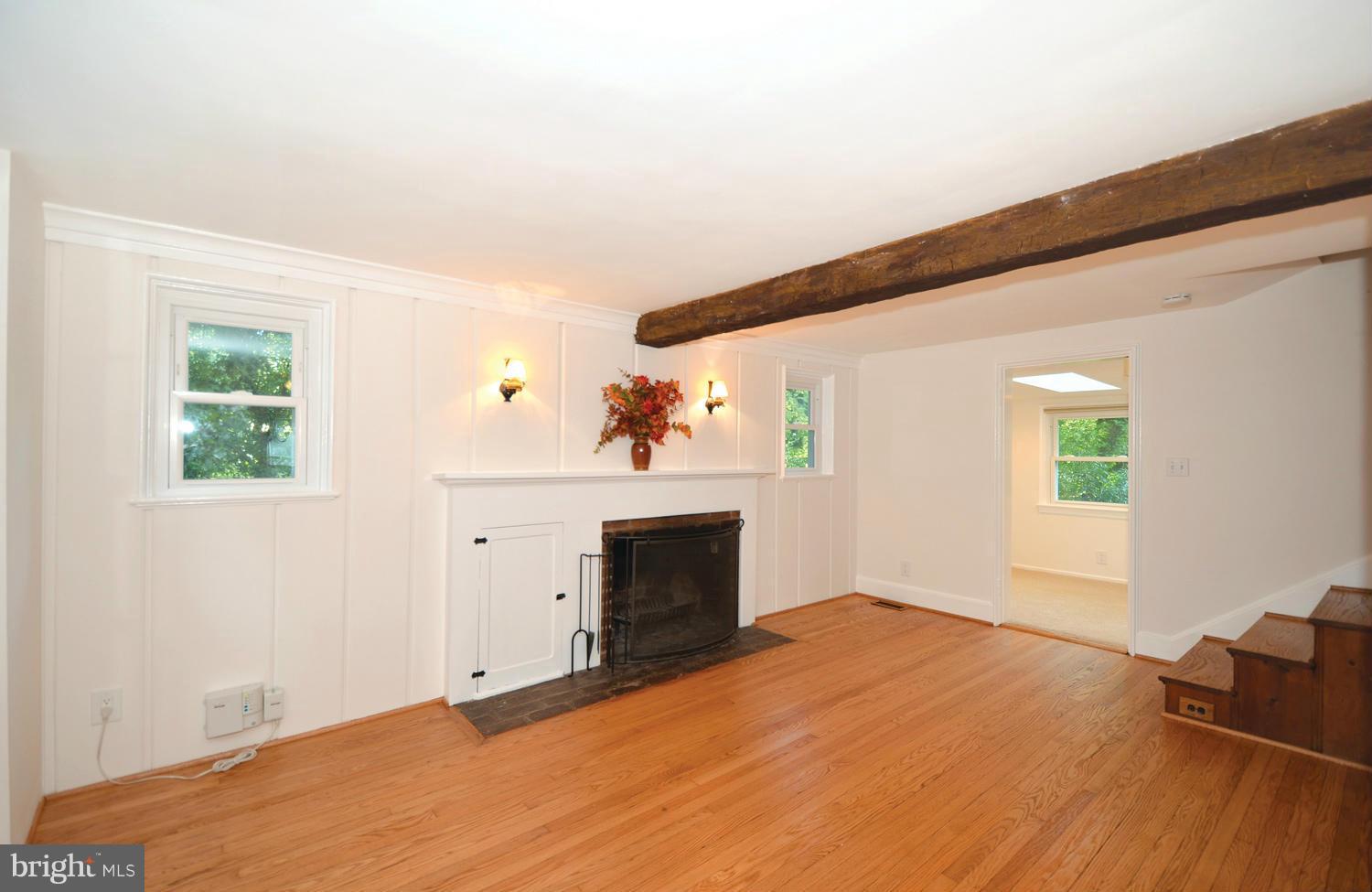 5701 Greentree Road Bethesda, MD 20817 - Photo 7 of 26 Living Room