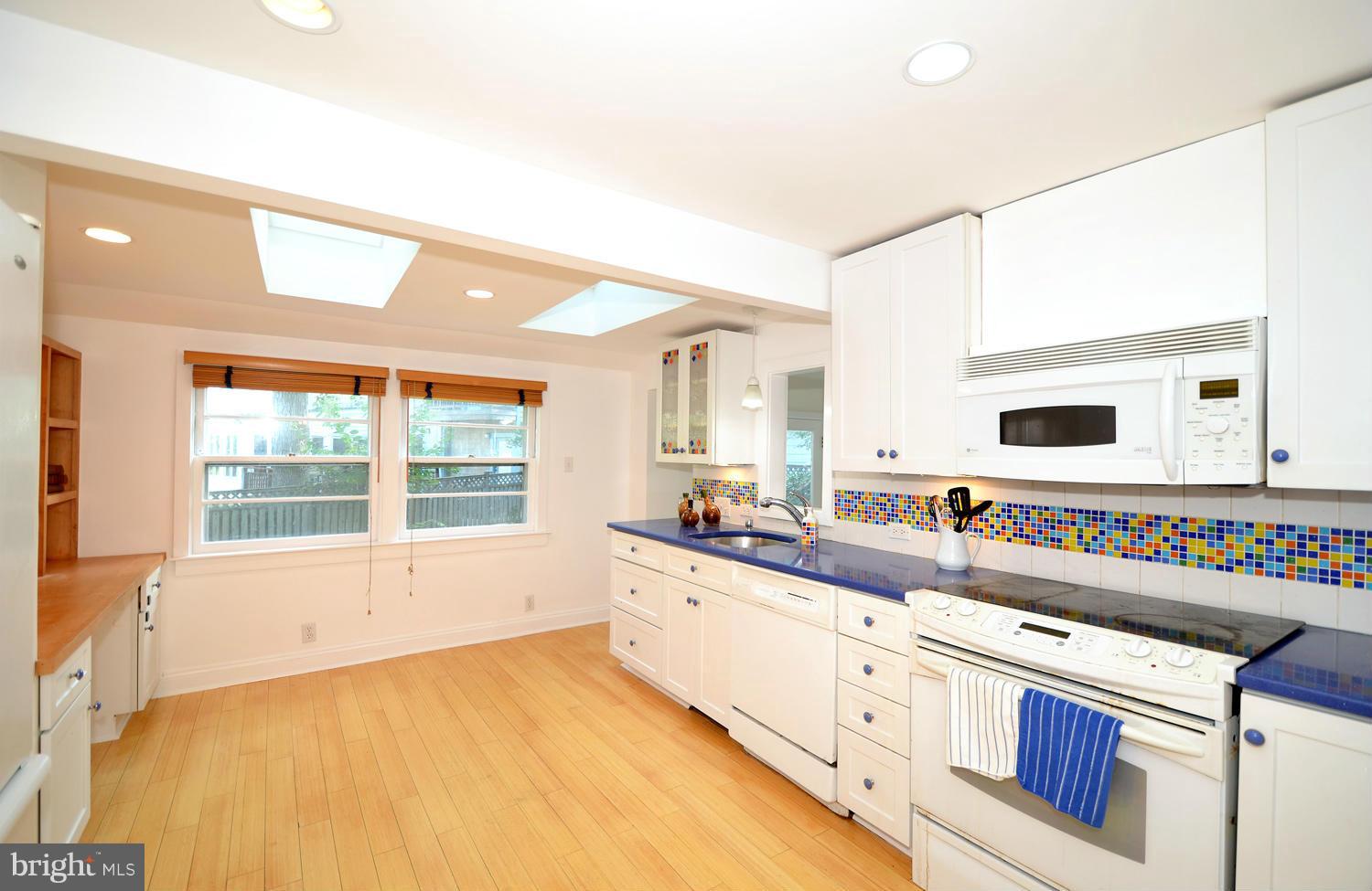 5701 Greentree Road Bethesda, MD 20817 - Photo 10 of 26 Kitchen