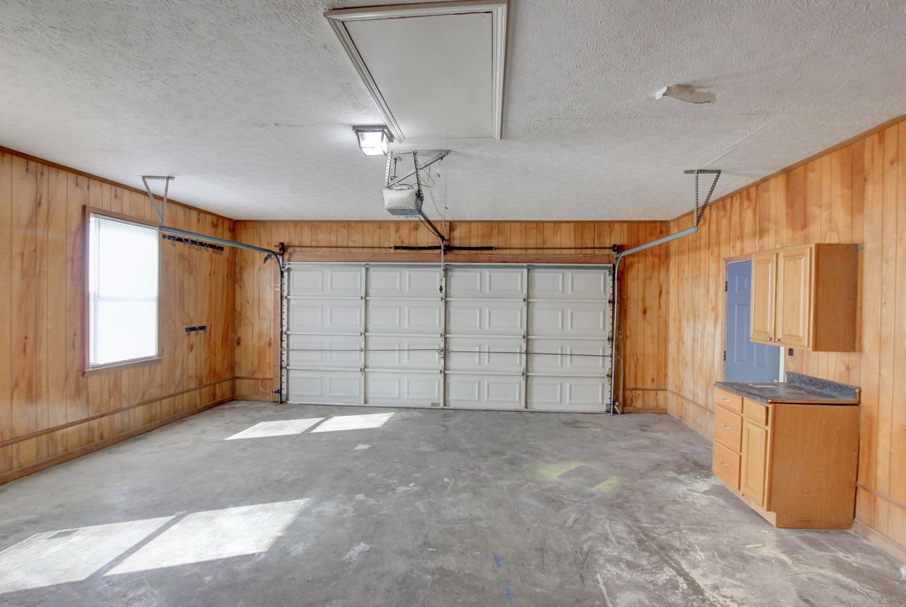 1105 Bark Ridge Circle Hopkinsville, KY 42240 - Photo 27 of 29 a view of a garage