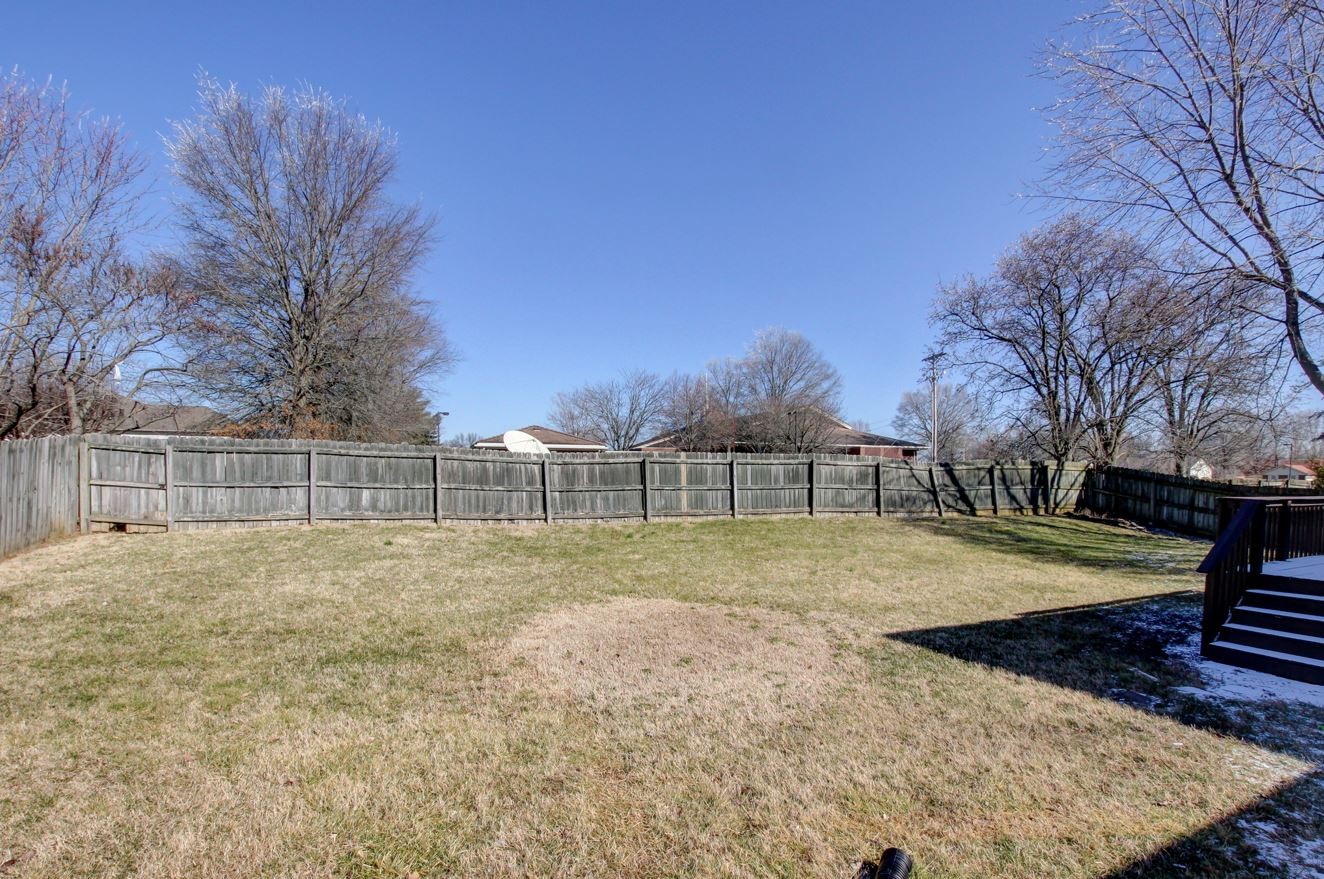 1105 Bark Ridge Circle Hopkinsville, KY 42240 - Photo 29 of 29 a view of a yard in front of a house