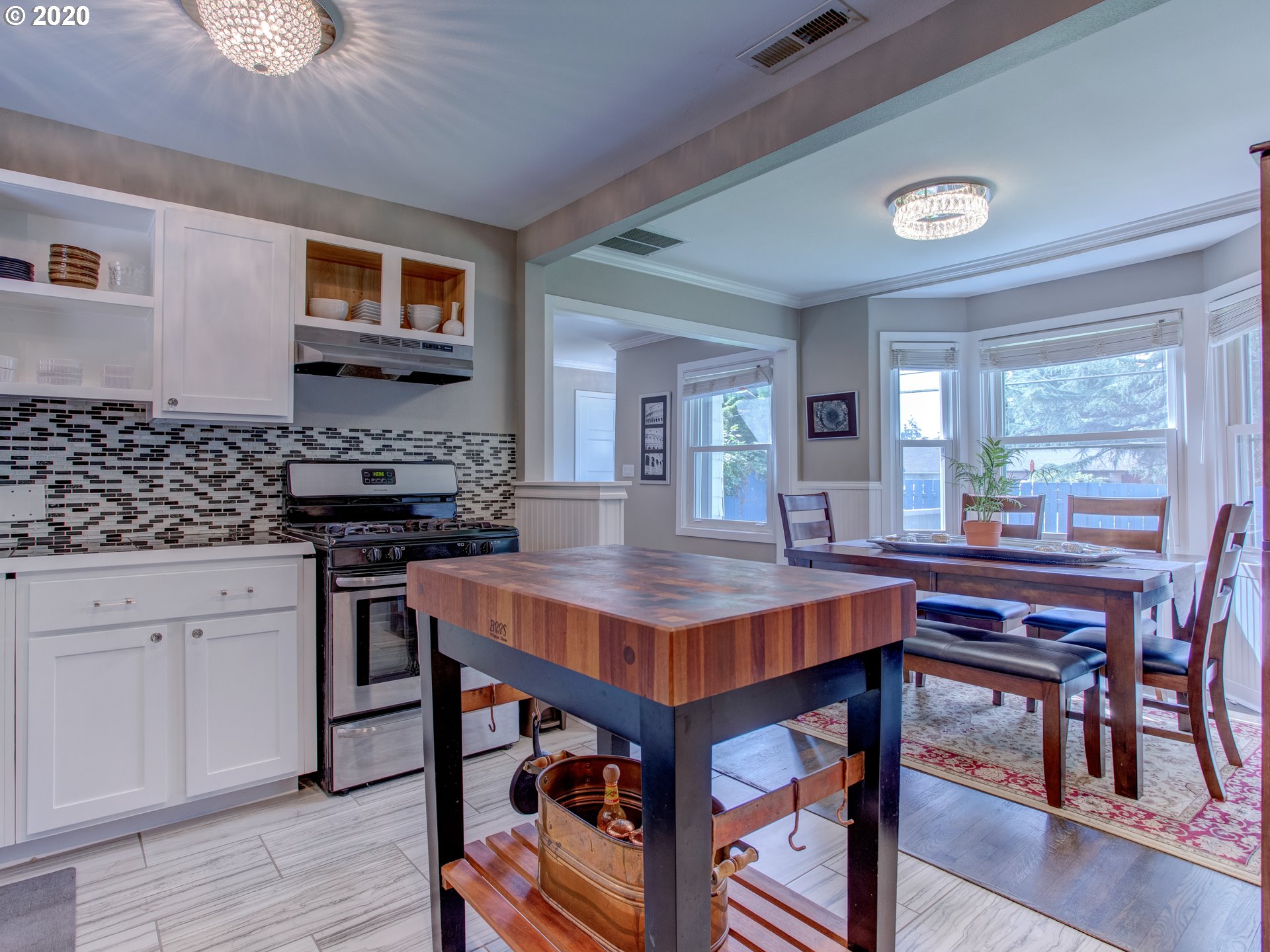 6431 Southwest Taylors Ferry Road Portland, OR 97219 - Photo 7 of 24 Gallery Image 7