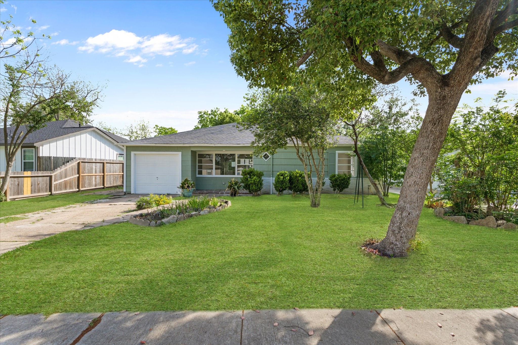 2007 Vince Street Pasadena, TX 77502 - Photo 4 of 29 a view of a house with a backyard