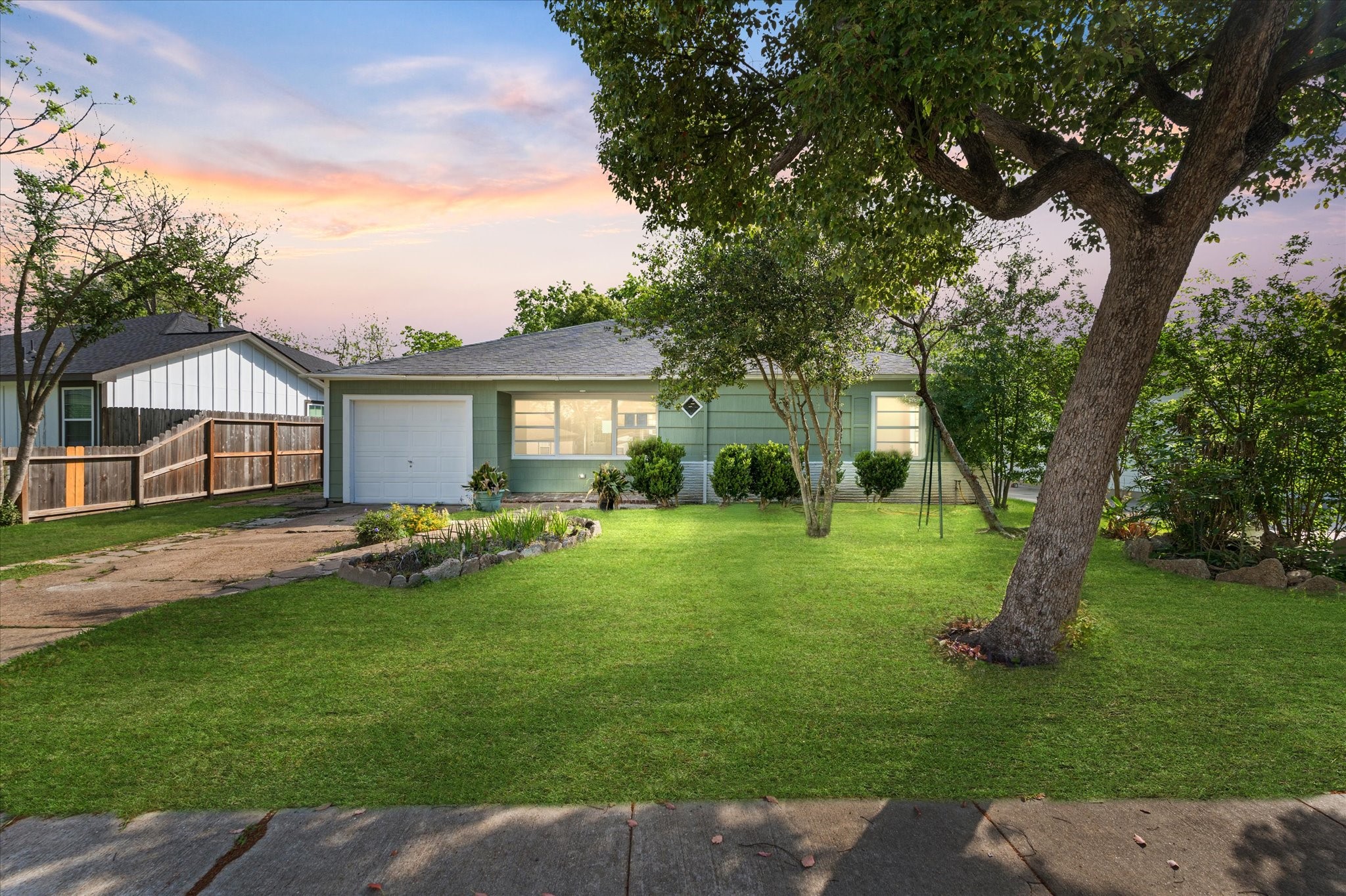 2007 Vince Street Pasadena, TX 77502 - Photo 7 of 29