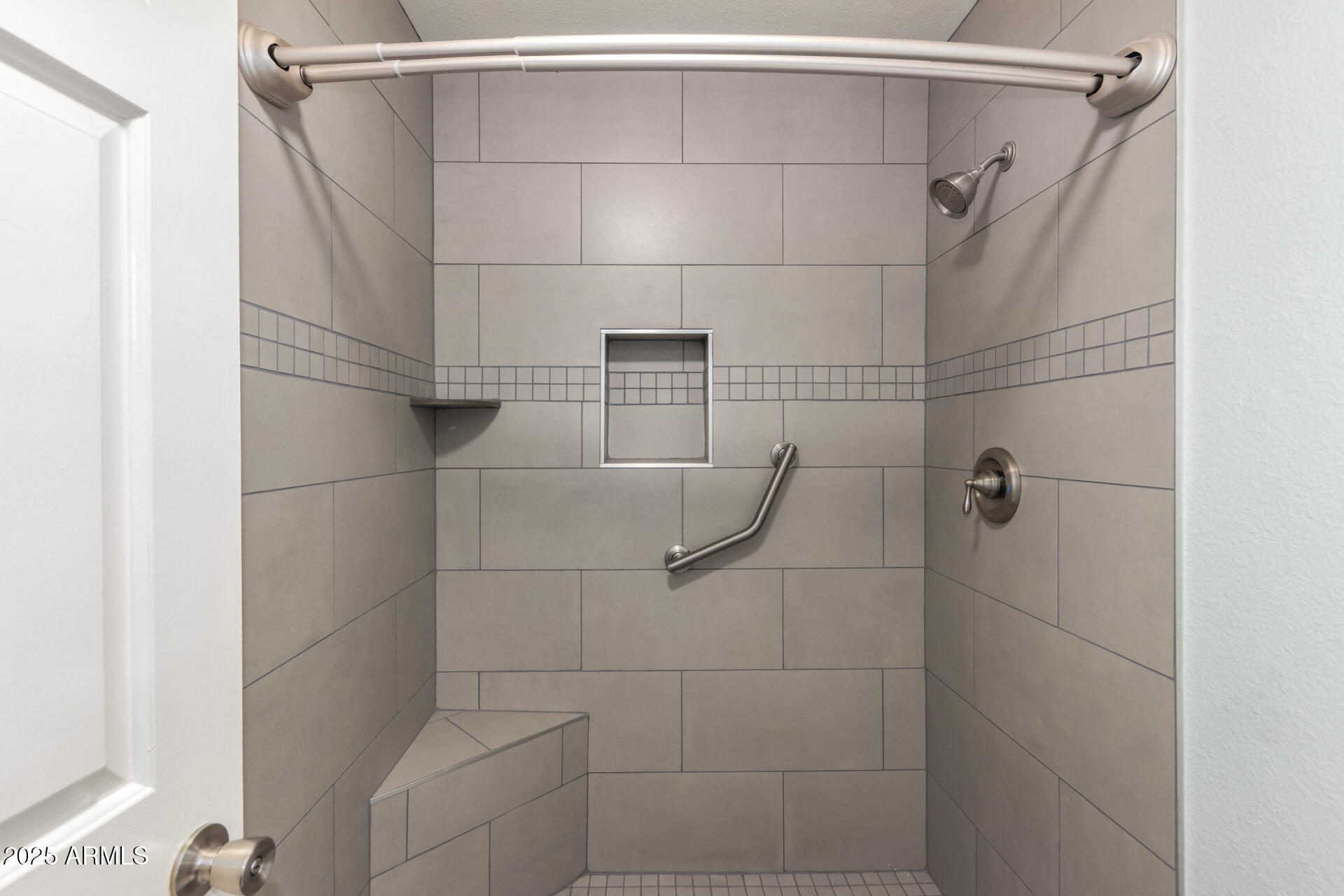 716 South Privet Way Mesa, AZ 85208 - Photo 19 of 40 a bathroom with a shower