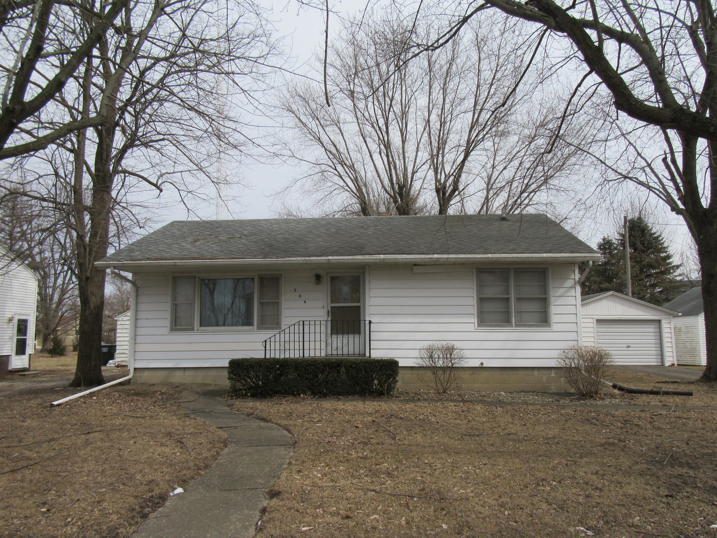304 2nd Street Danforth, IL 60930 - Photo 1 of 16