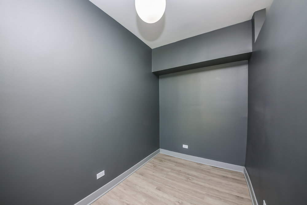 944 West Montrose Avenue, Unit 309 Chicago, IL 60613 - Photo 9 of 9 a view of an empty room