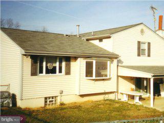 11977 Dumont Road Philadelphia, PA 19116 - Photo 2 of 5 Gallery Image 2